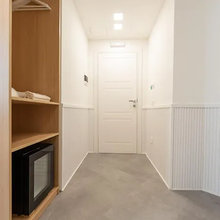 Toledo Mill Relais - By Pera Collection